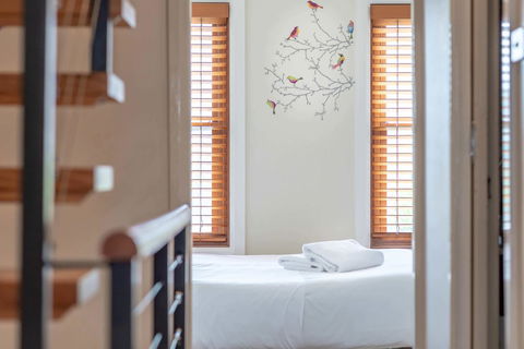2 Bed House + Loft In Pyrmont - New Castle Tourism 12