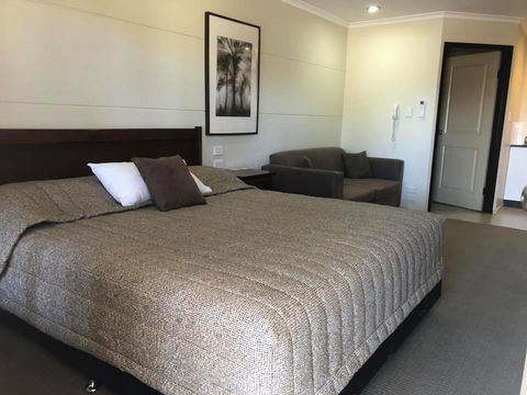 Balranald Club Motel - Newcastle Accommodation 8