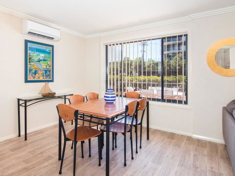 Millennium 102 With Pool In Complex - New Castle Tourism 10