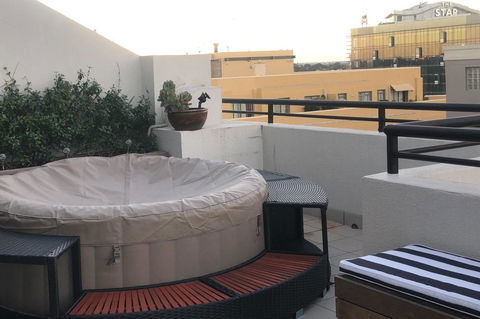 Darling Harbour Penthouse Views+Jacuzzi - New Castle Tourism 14