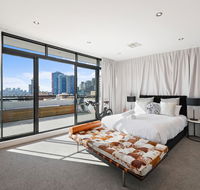 Darling Harbour Penthouse ViewsJacuzzi - New Castle Tourism