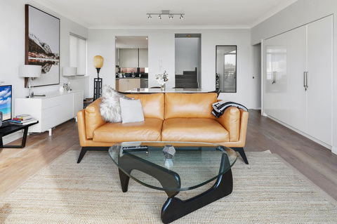 Darling Harbour Penthouse Views+Jacuzzi - New Castle Tourism 10