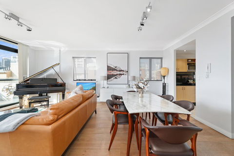 Darling Harbour Penthouse Views+Jacuzzi - New Castle Tourism 11
