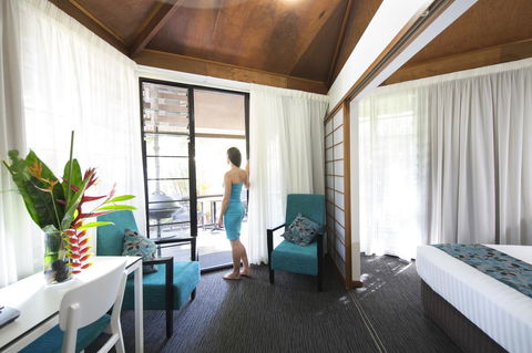 Palms City Resort - Newcastle Accommodation 0