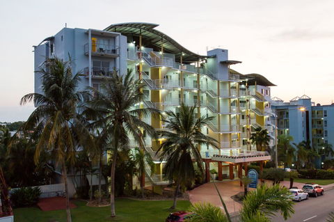 Cullen Bay Resorts - Newcastle Accommodation 11