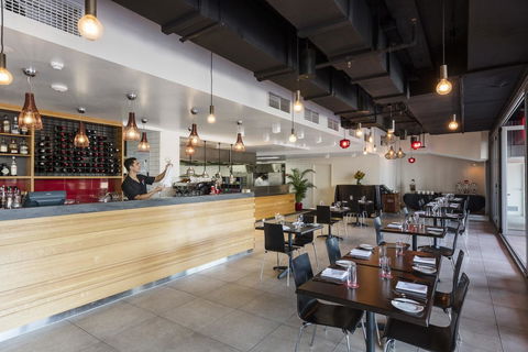 Oaks Darwin Elan Hotel - Newcastle Accommodation 21