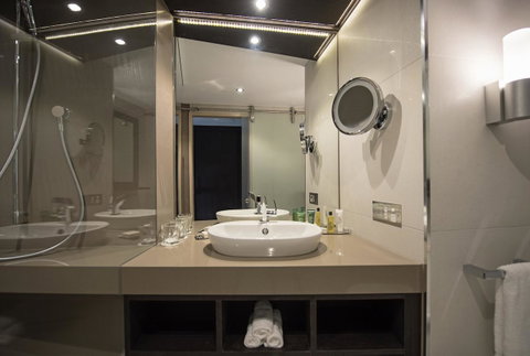 Hilton Darwin - Newcastle Accommodation 24