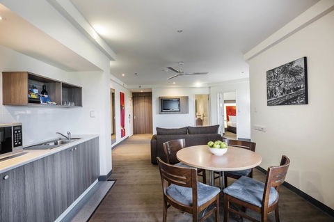 Novotel Darwin CBD - Newcastle Accommodation 7