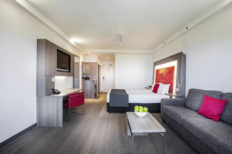 Novotel Darwin CBD - Newcastle Accommodation 9