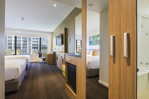 Crowne Plaza Canberra, An IHG Hotel - Newcastle Accommodation 23