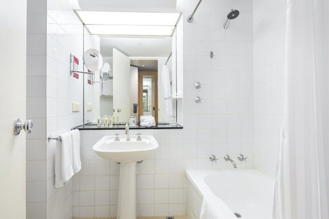 Crowne Plaza Canberra, An IHG Hotel - Newcastle Accommodation 26
