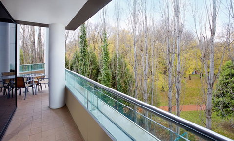 Crowne Plaza Canberra, An IHG Hotel - Newcastle Accommodation 12