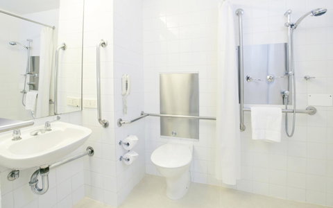 Crowne Plaza Canberra, An IHG Hotel - Newcastle Accommodation 24