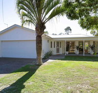 Bonito' 26 Bonito Street - pet friendly housewith aircon - Newcastle Accommodation