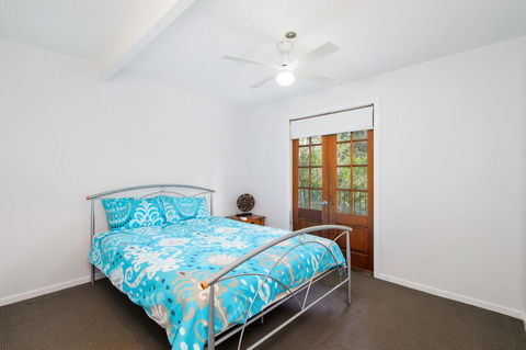 BONNY BEACH HOUSE - Holiday Accomodation With Pool - Newcastle Accommodation 1