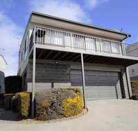 Boronia 2/30 Nettin Circuit - Newcastle Accommodation