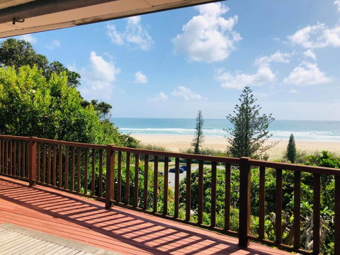 BOSCOBEL COTTAGE - MAGICAL BEACH & RIVER VIEWS - KINGSCLIFF - Newcastle Accommodation 0