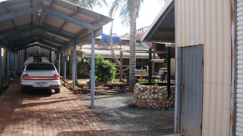 Boulder Lodge - New Castle Tourism 0