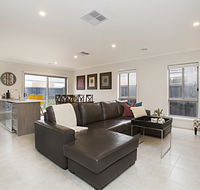 BOUTIQUE STAYS - Carinya - Newcastle Accommodation