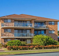 Braemar 5 - On The Lake