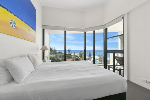 Breathtaking Views Of Sunshine Beach - Unit 7/21 Park Crescent - Newcastle Accommodation 2