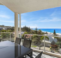 Breathtaking views of Sunshine Beach - Unit 7/21 Park Crescent - Newcastle Accommodation