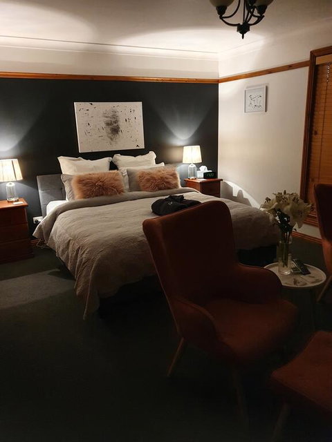 Brick Creek House - Newcastle Accommodation 2