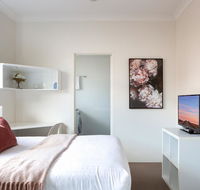Bright Studio Steps from Westmead Hospital - Newcastle Accommodation