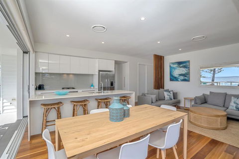 Bujerum Apartments On Burleigh - Newcastle Accommodation 2