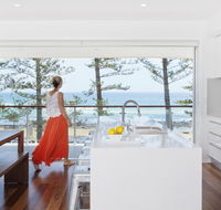 Bujerum Apartments on Burleigh - Newcastle Accommodation