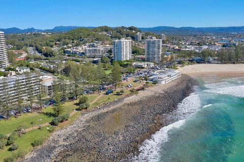 Bujerum Apartments On Burleigh - Newcastle Accommodation 1
