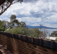 Bundilla 3 - Lake views from the Balcony - Newcastle Accommodation