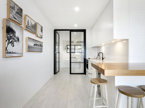 Burleigh By The Sea - Newcastle Accommodation 1