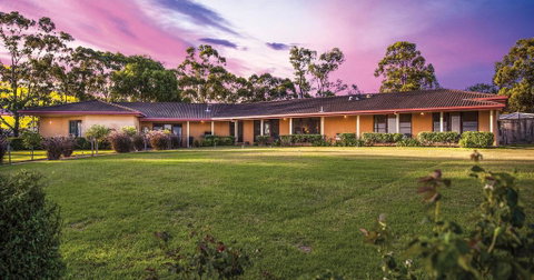 Burncroft Guesthouse - Newcastle Accommodation 0