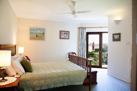 Burncroft Guesthouse - Newcastle Accommodation 1