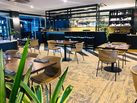 Burnett Riverside Hotel - Newcastle Accommodation 1