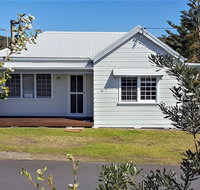 By The Beach  Catho - Newcastle Accommodation