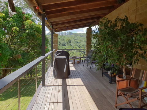 Byron Hinterland Hideaway - New Castle Tourism 1