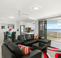Cairns Luxury Seafront Apartment - New Castle Tourism