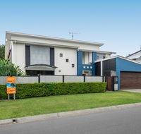 Campbell St 11 Moffat Beach - New Castle Tourism