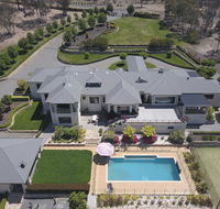 Canberra Luxury Estate - Newcastle Accommodation
