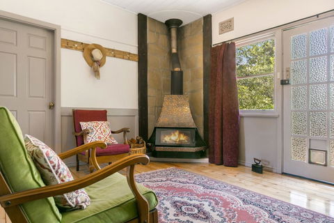 Carinya Cottage - New Castle Tourism 0