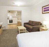 Cascades 3 Well Appointed and Central location - Newcastle Accommodation