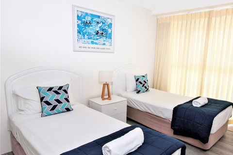 Cashelmara Beachfront Apartments - Newcastle Accommodation 1