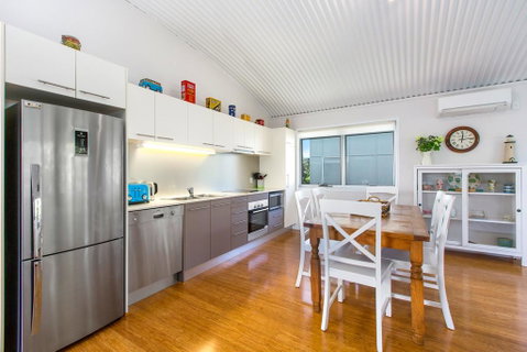 CASUARINA BEACH SHACKS 10 - Newcastle Accommodation 2