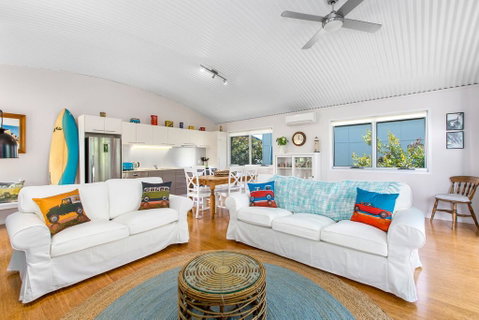 CASUARINA BEACH SHACKS 10 - Newcastle Accommodation 0