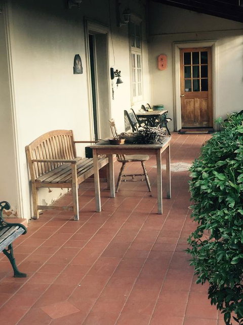 Catania Cottage & Farmhouse - Newcastle Accommodation 3