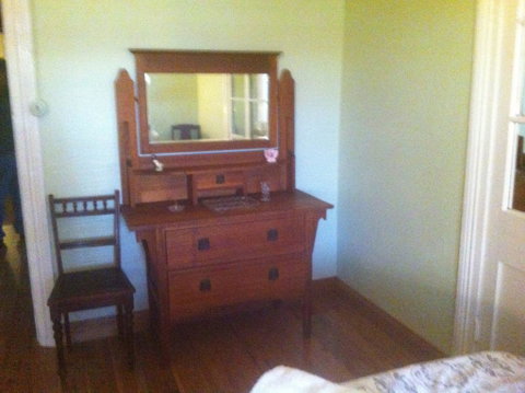 Catania Cottage & Farmhouse - Newcastle Accommodation 1
