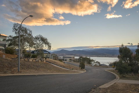 Cavallino - 52 Kunama Drive - Newcastle Accommodation 1