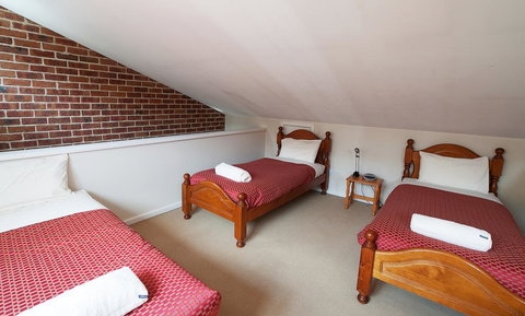 Cedar Creek 2 - New Castle Tourism 0